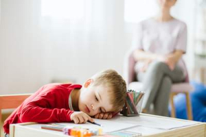 Simptomi ADHD pri otrocih – težave s pozornostjo, zbranostjo in vedenjem