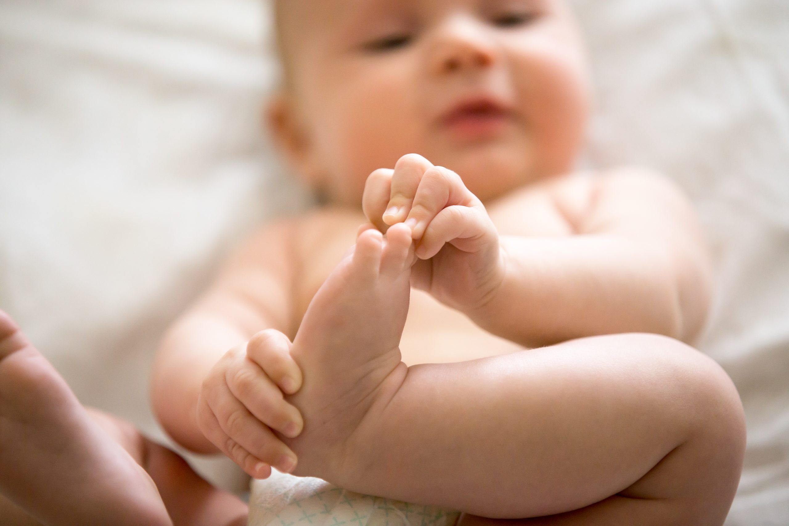 4-6-m-motoricni-razvoj-baby-akademija-scaled.jpg