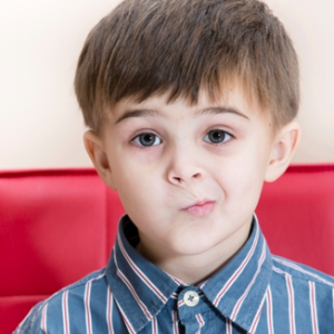 senzorni tiki pri otroku - zakaj nastanejo?